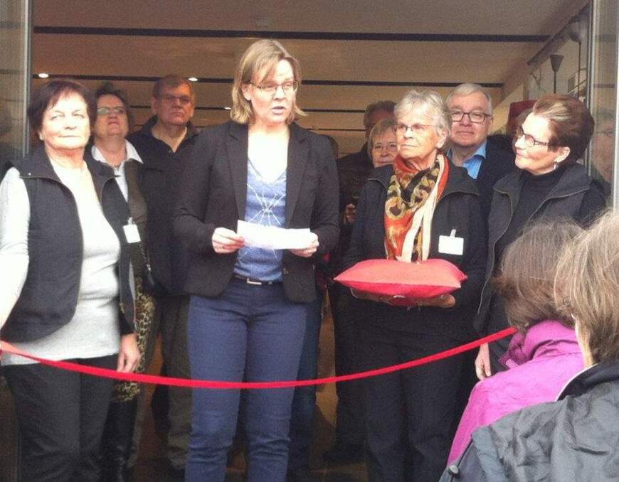 Hillerøds forhenværende borgmester, Dorthe Meldgaard (K), klippede den røde snor i forbindelse med åbningen af Kræftens Bekæmpelses 300 m2 store genbrugsbutik