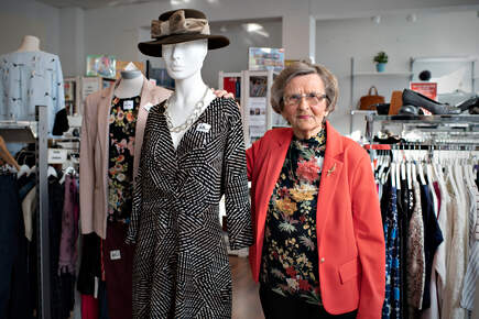 Jenny Rasmussen har været frivillig i 30 år i butikken i Randers.